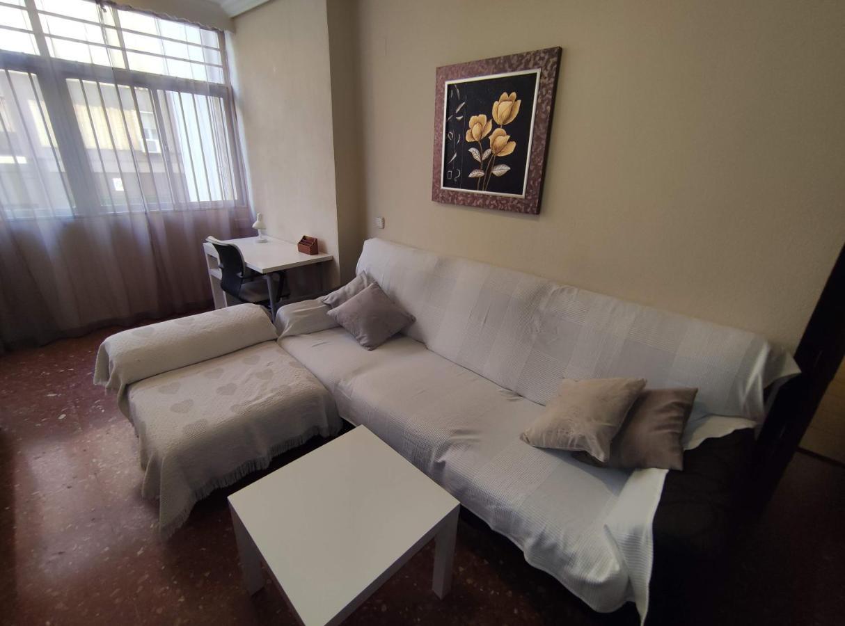 Amplio Piso Junto A Playa Victoria *