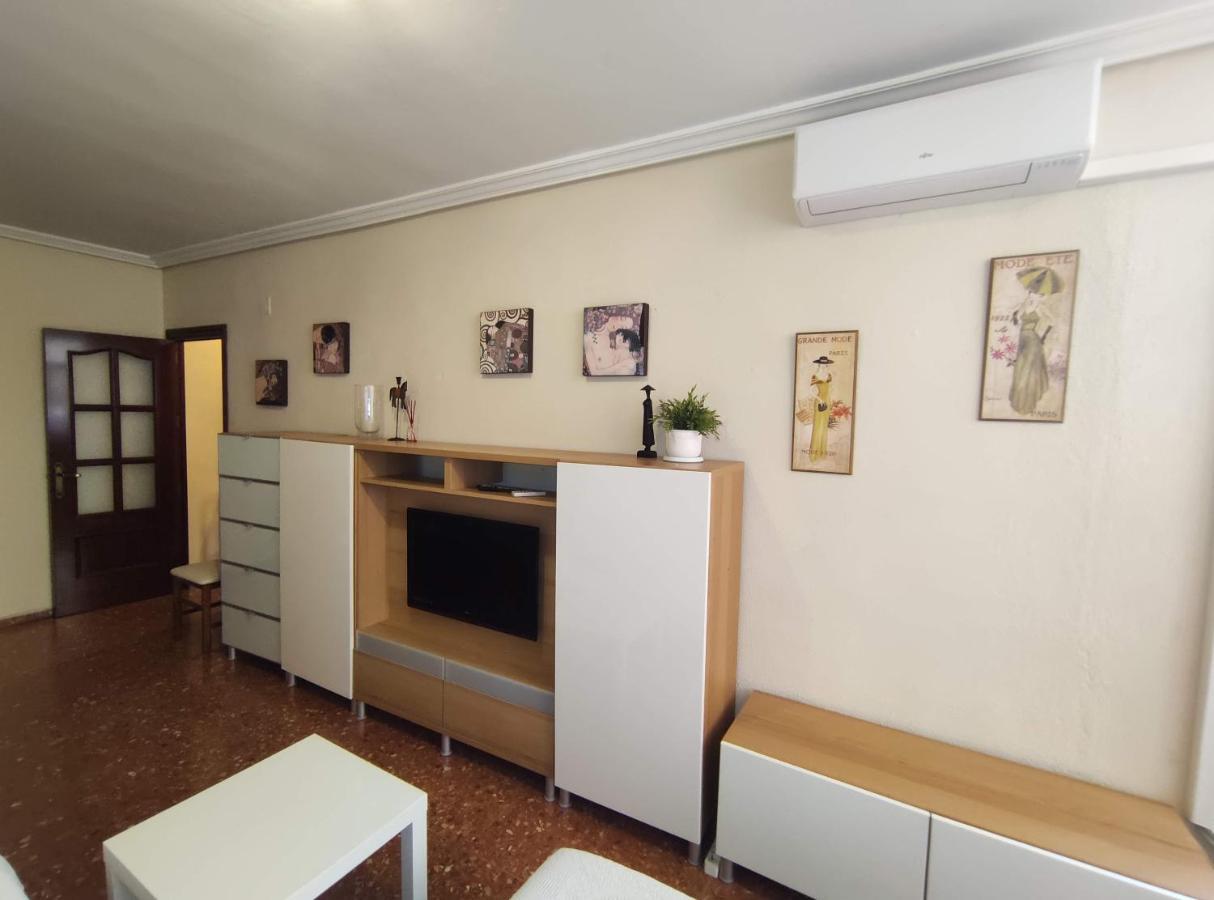 Apartamento Amplio Piso Junto A Playa Victoria